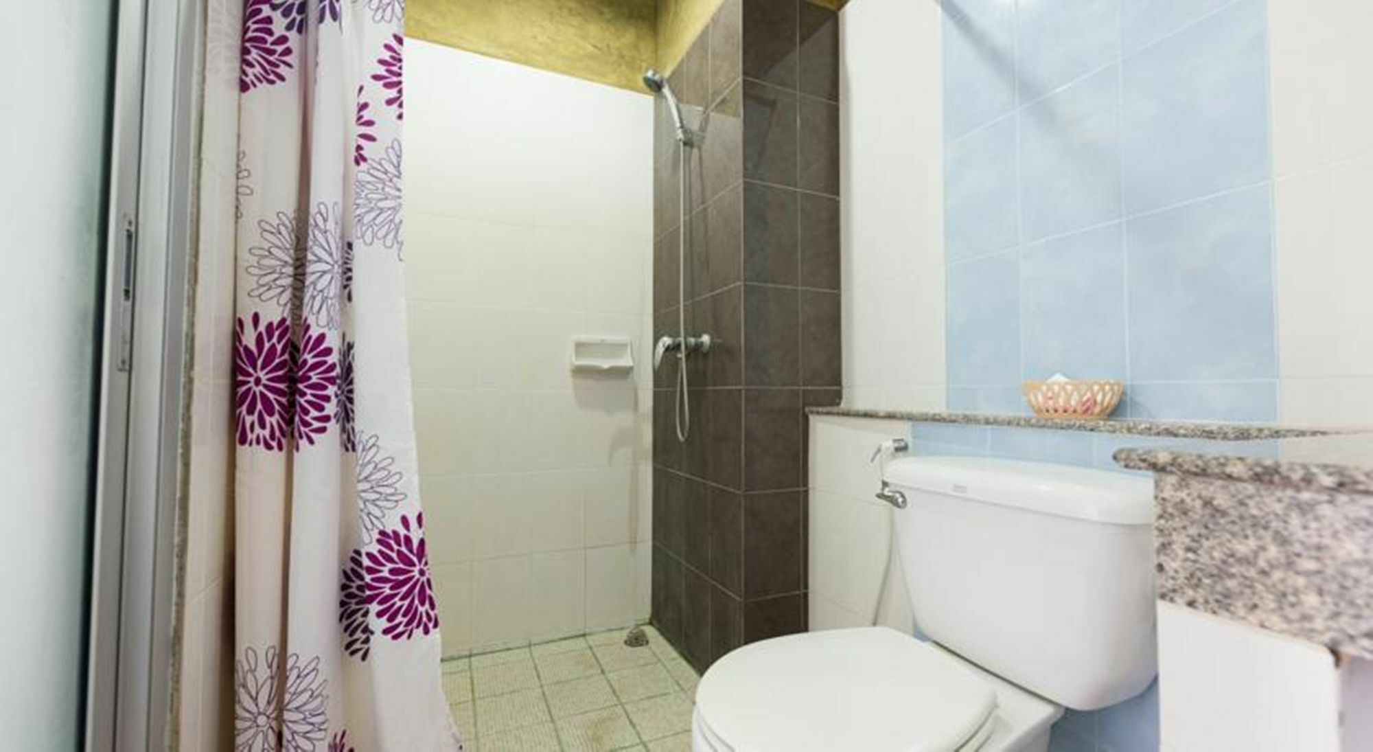 Simply Hotel Pantai Kata Bagian luar foto